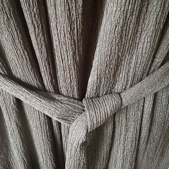 H&M Belted Jumpsuit, Size Large, 3/$25 - Picture 3 of 3